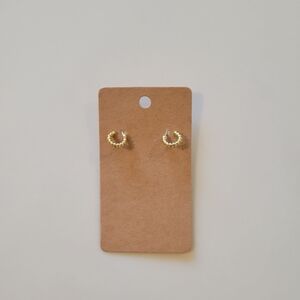 1 pair Gold-plated Metal textured C design Hoop minimalist simple earrings